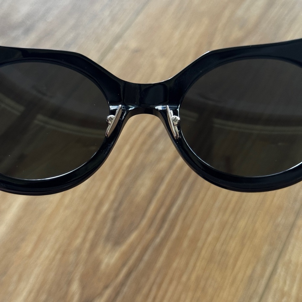 🕶️ Saint Laurent Black Oversized Cat-Eye Sunglasses 🕶️ - Picture 11 of 16